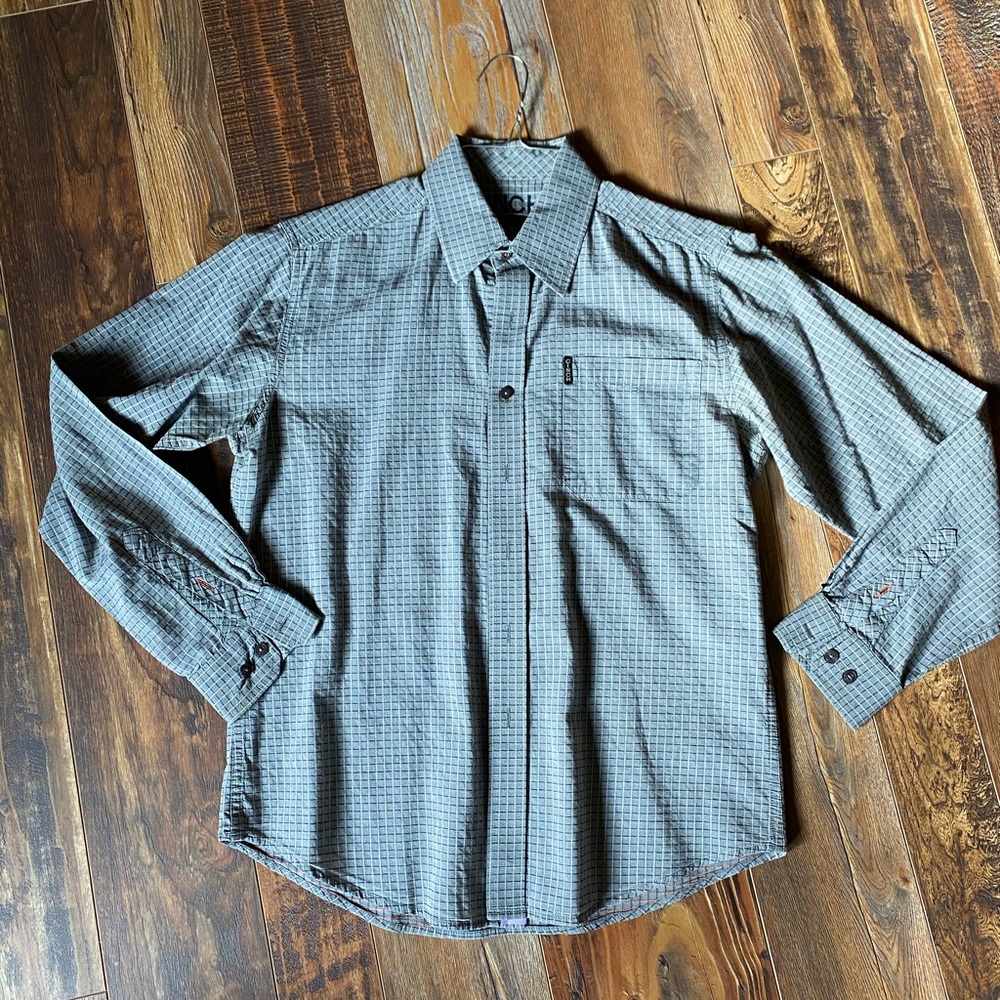 Men’s cinch button down